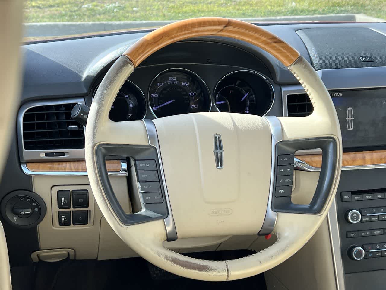 2011 Lincoln MKZ  23