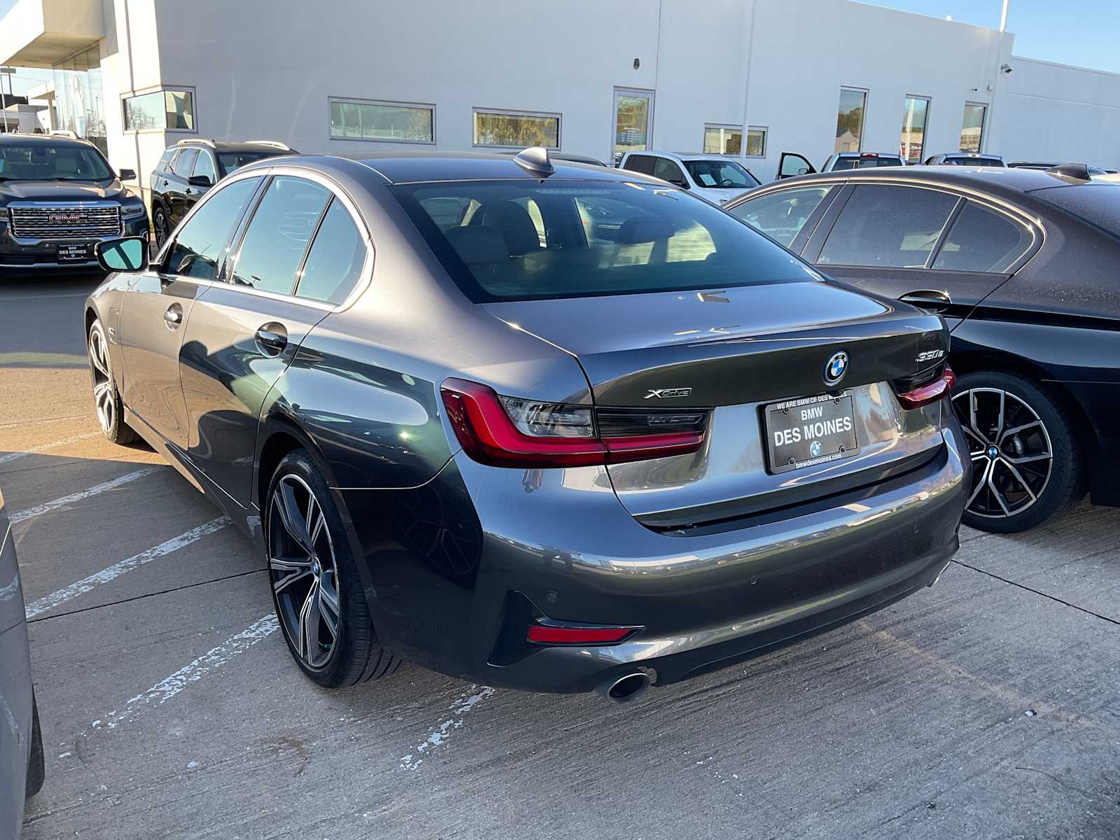 2022 BMW 3 Series 330e xDrive 2