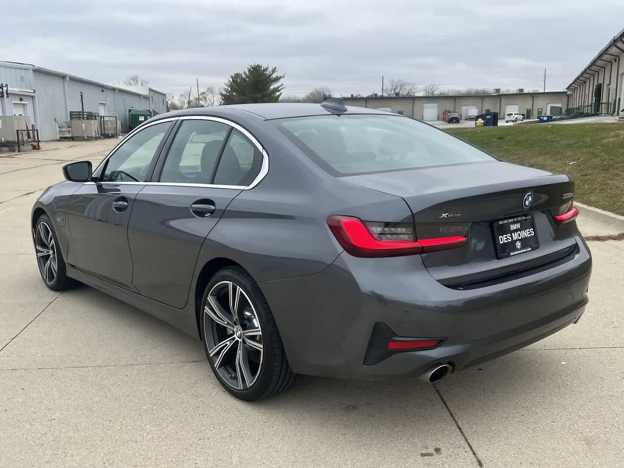 2022 BMW 3 Series 330e xDrive 4