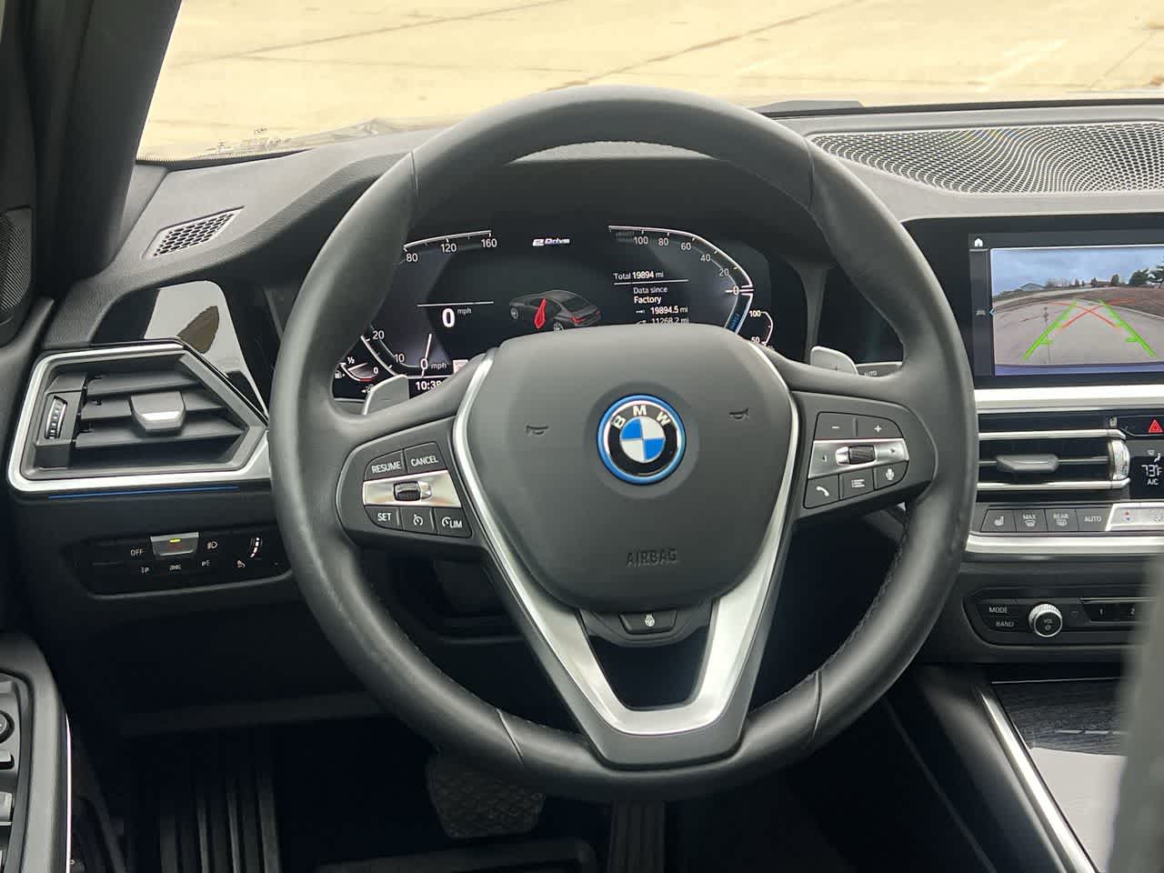 2022 BMW 3 Series 330e xDrive 19