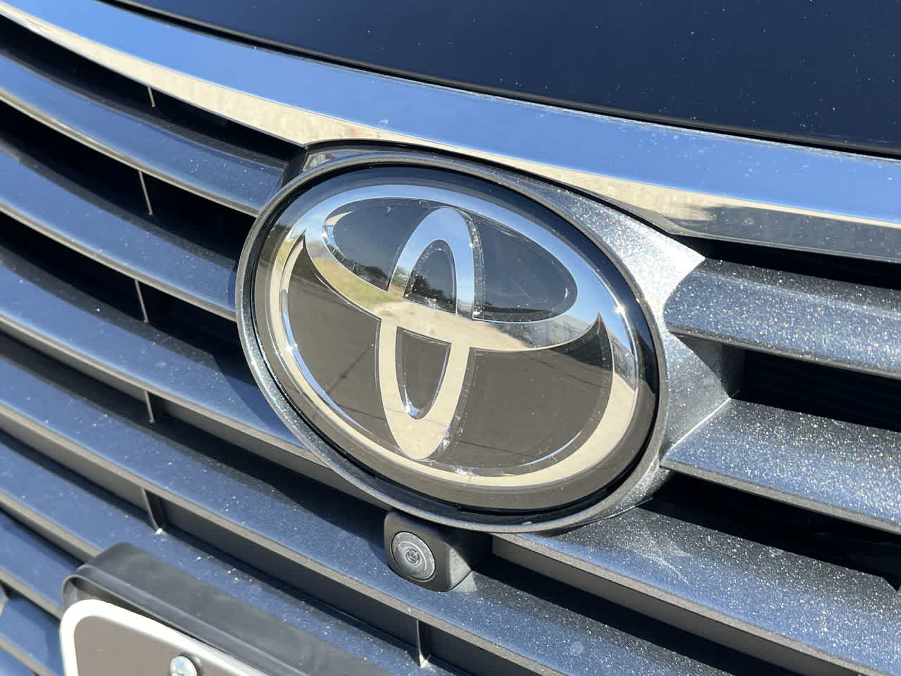 2019 Toyota Avalon Limited 10