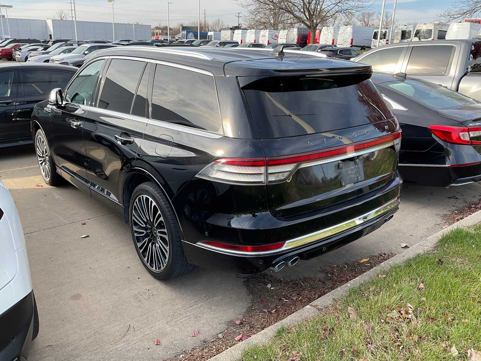 2021 Lincoln Aviator Black Label 2