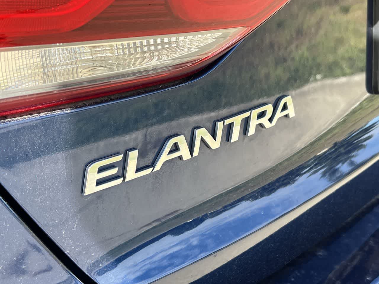 2017 Hyundai Elantra SE 11