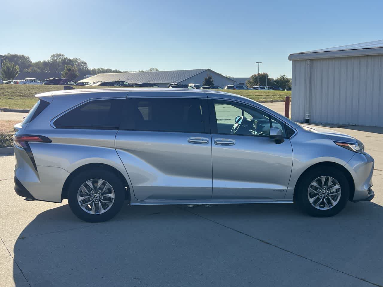 2021 Toyota Sienna LE 7