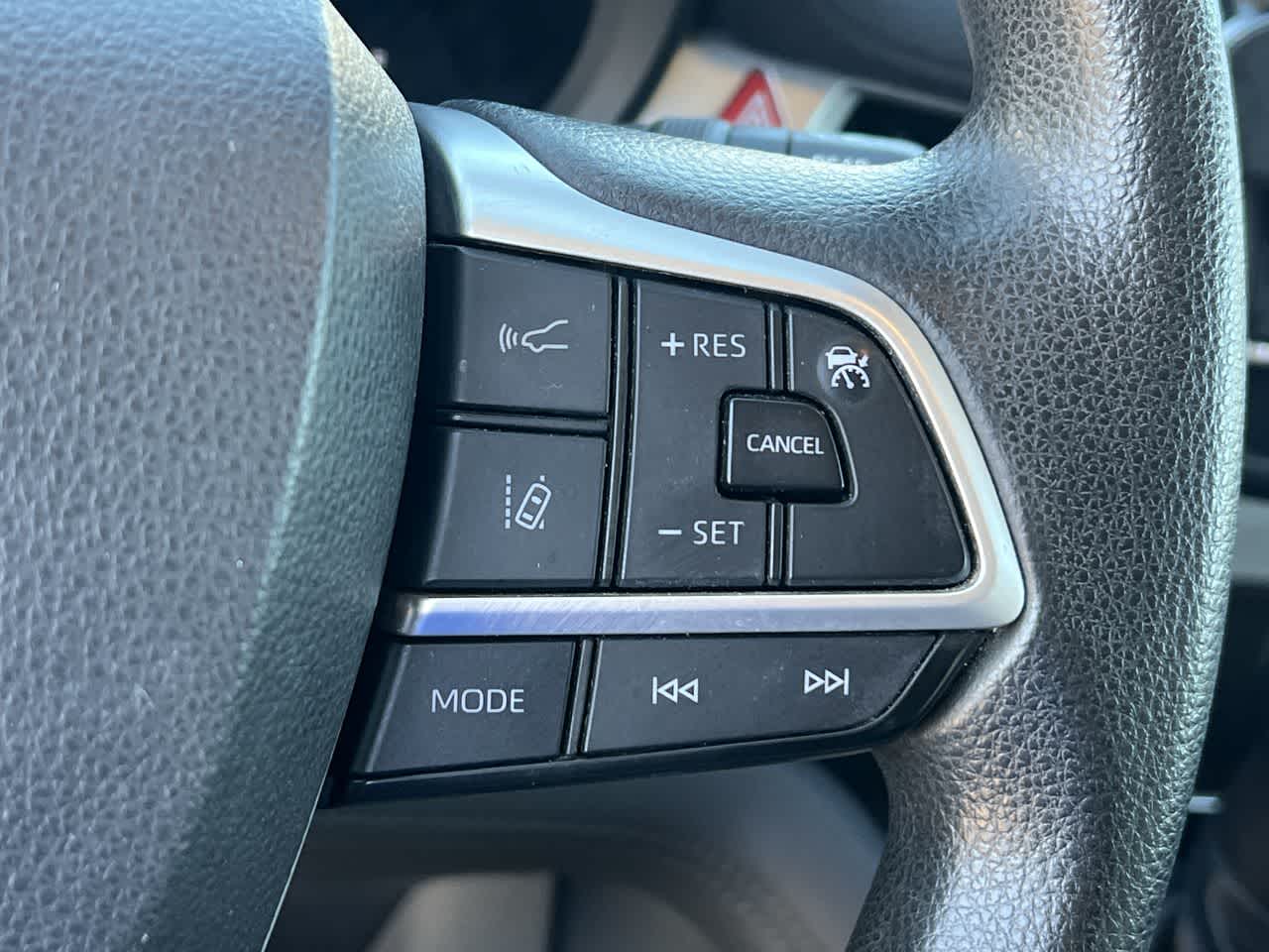 2021 Toyota Sienna LE 25