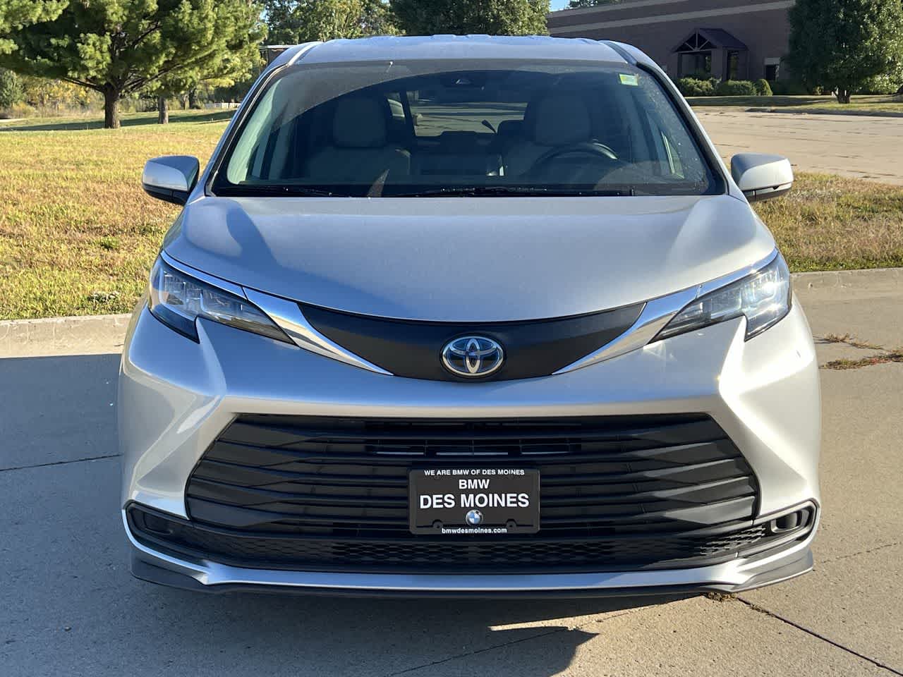 2021 Toyota Sienna LE 9