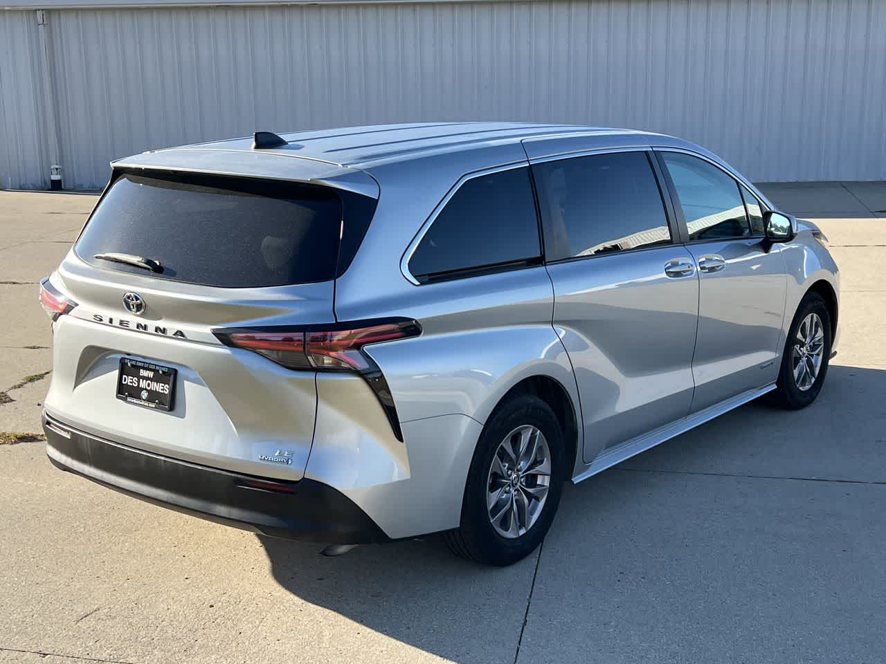 2021 Toyota Sienna LE 6