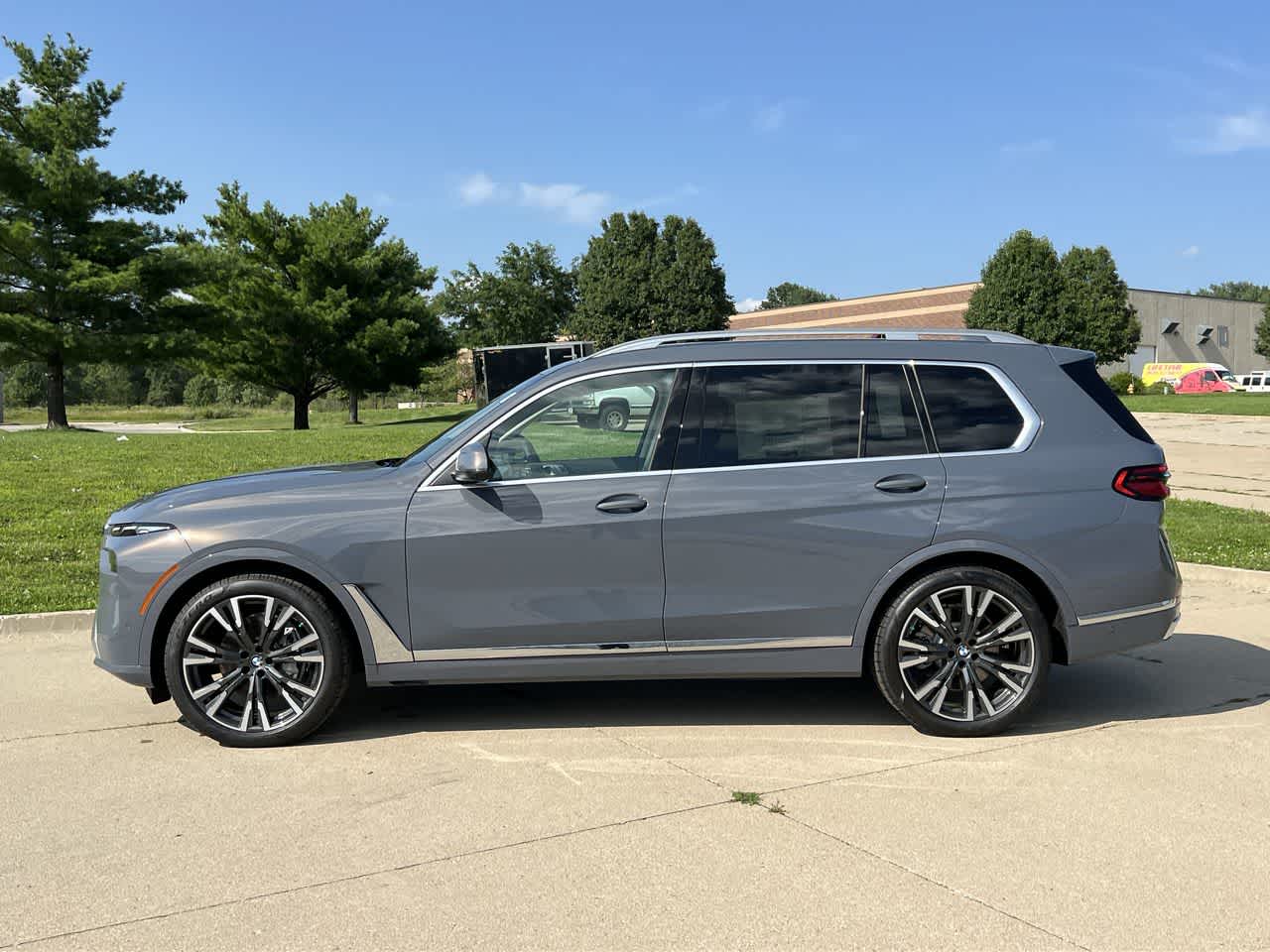 2025 BMW X7 xDrive40i 3