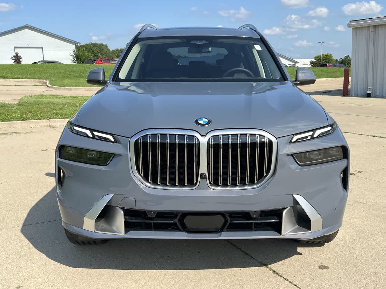 2025 BMW X7 xDrive40i 9