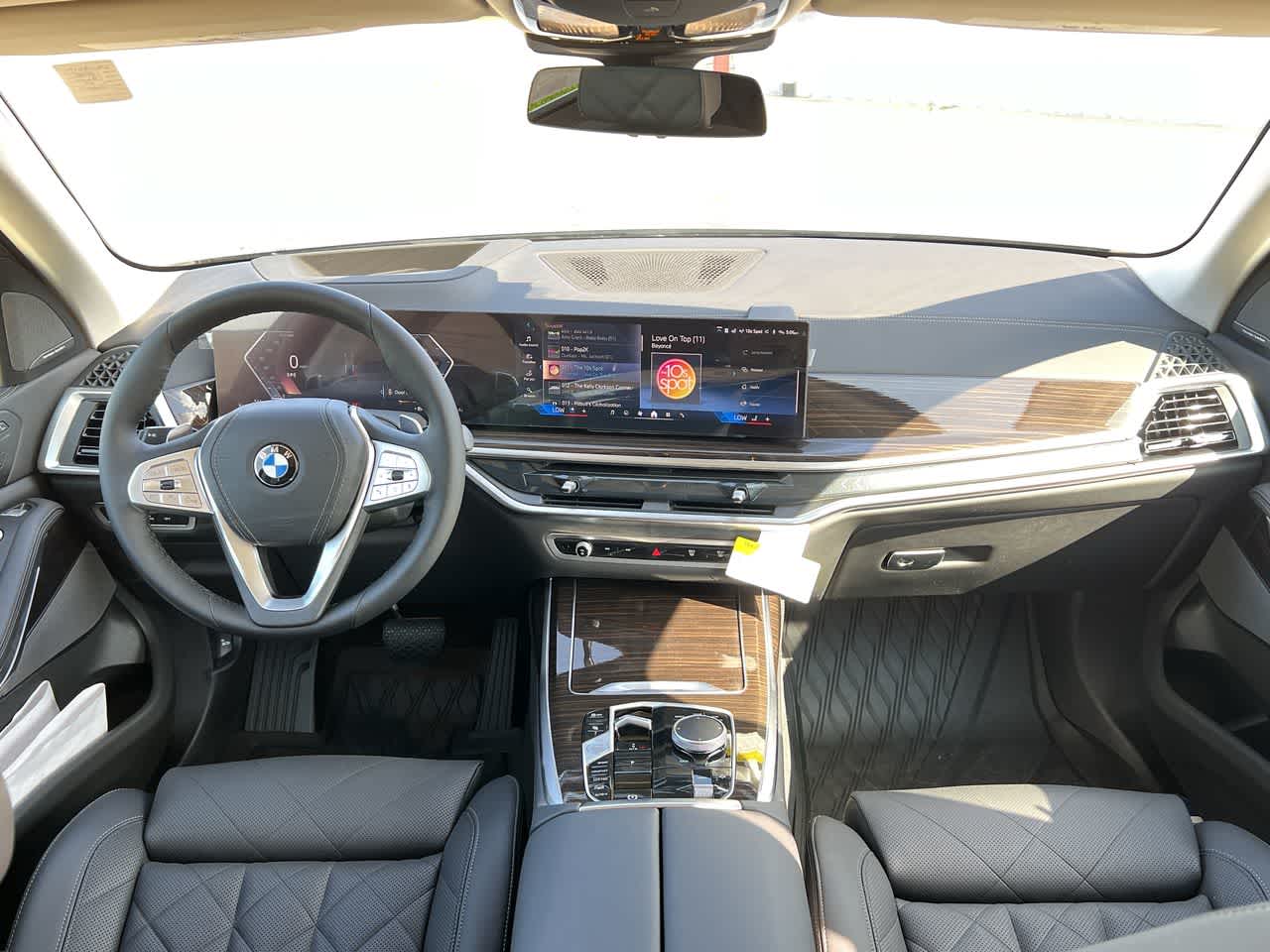 2025 BMW X7 xDrive40i 14