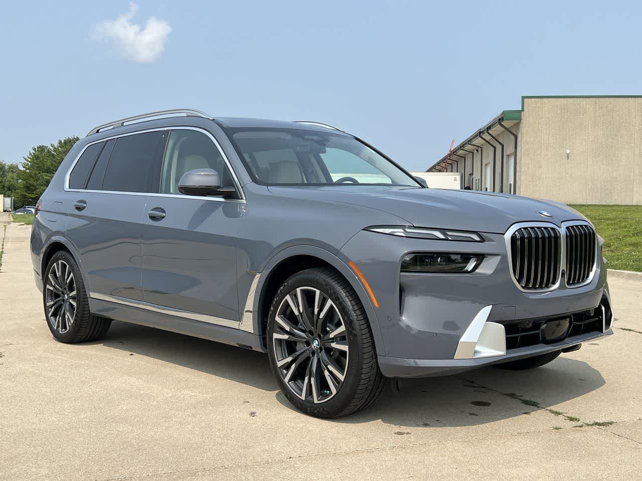 2025 BMW X7 xDrive40i 8