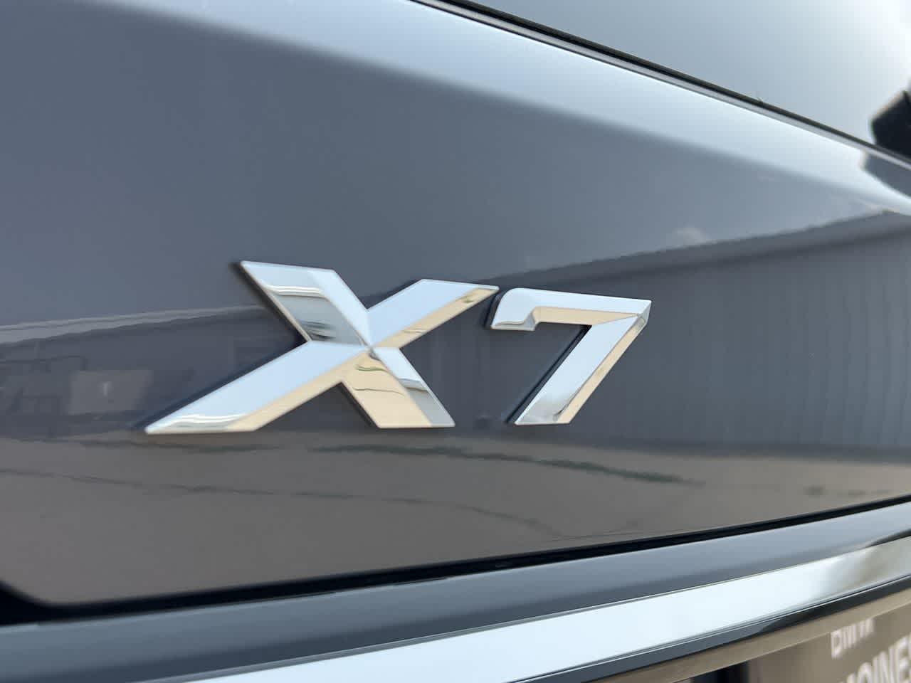 2025 BMW X7 xDrive40i 11