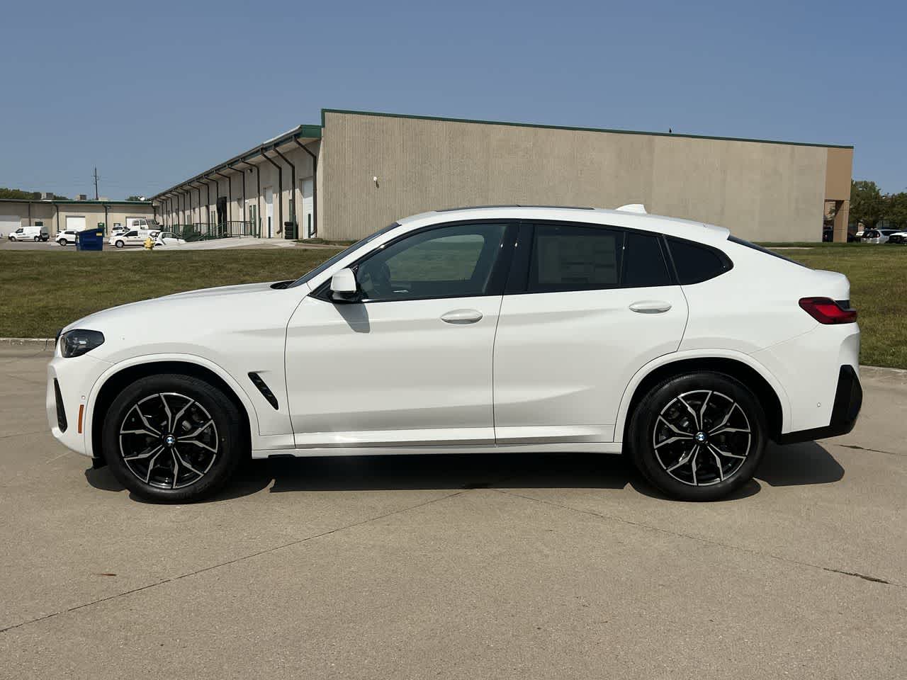 2025 BMW X4 xDrive30i 3