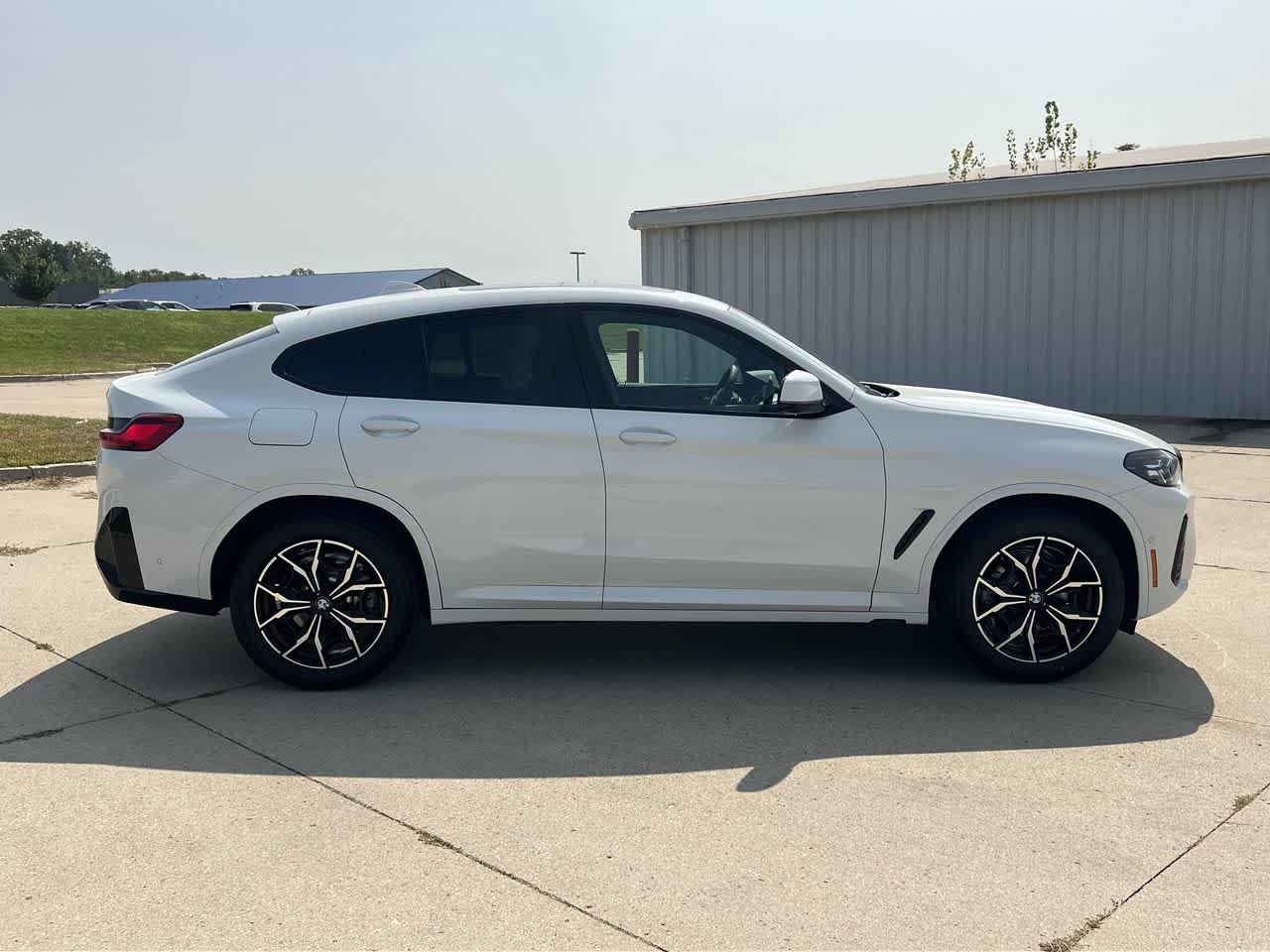 2025 BMW X4 xDrive30i 7