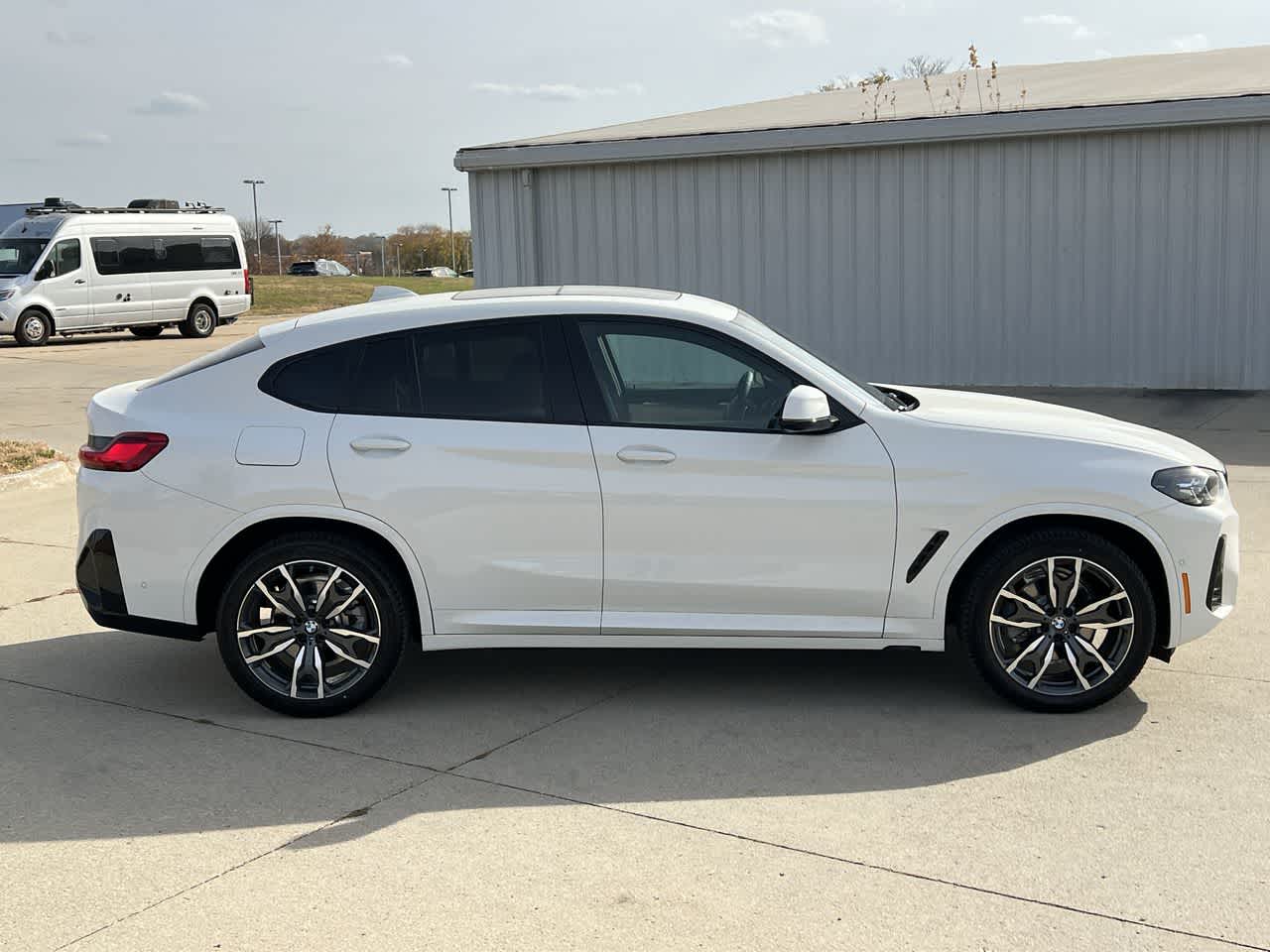 2025 BMW X4 xDrive30i 7