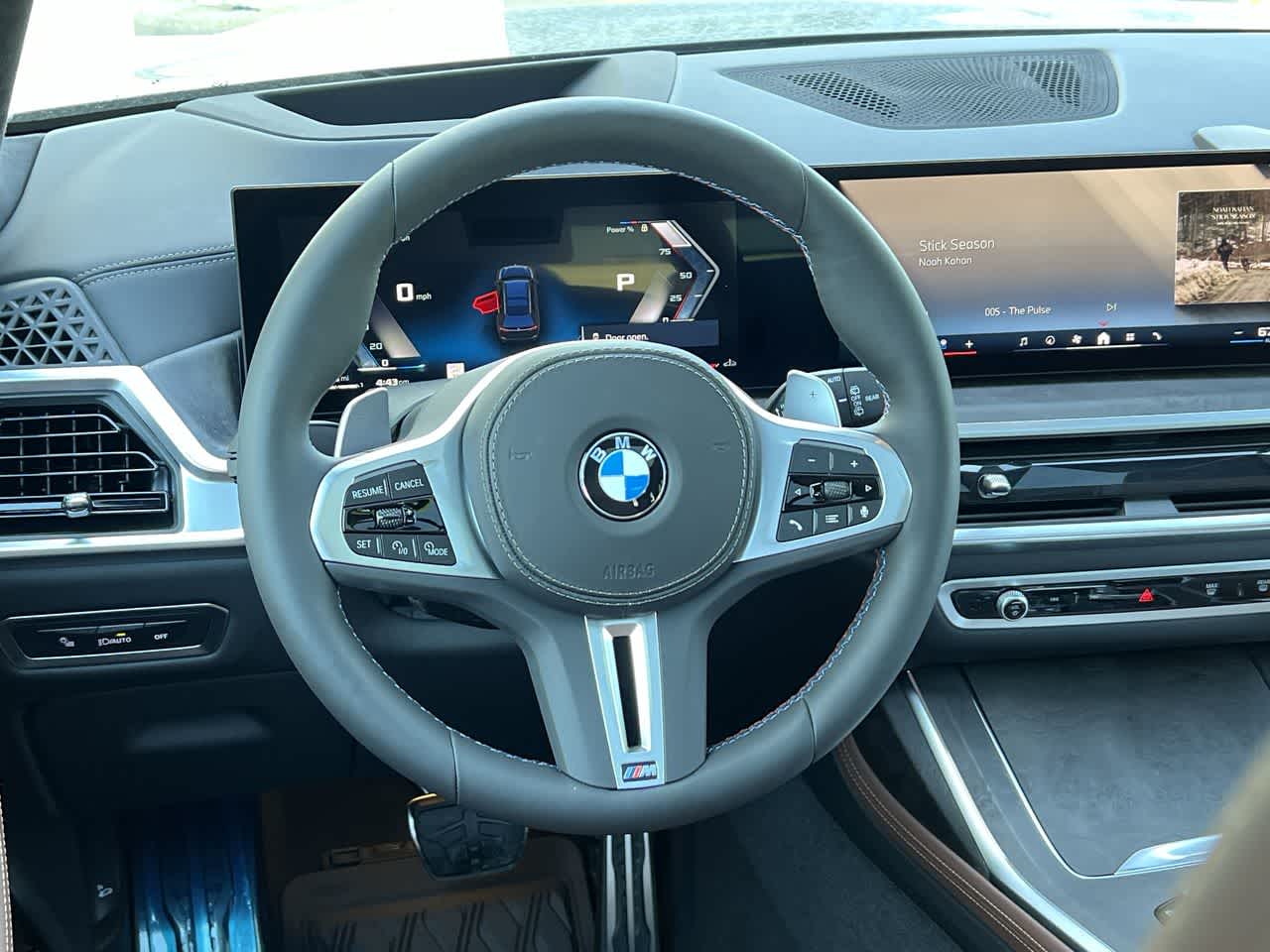 2025 BMW X7 M60i 23