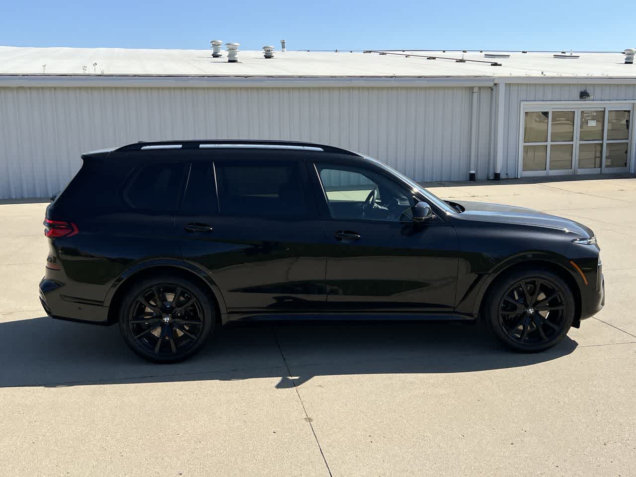 2025 BMW X7 M60i 7