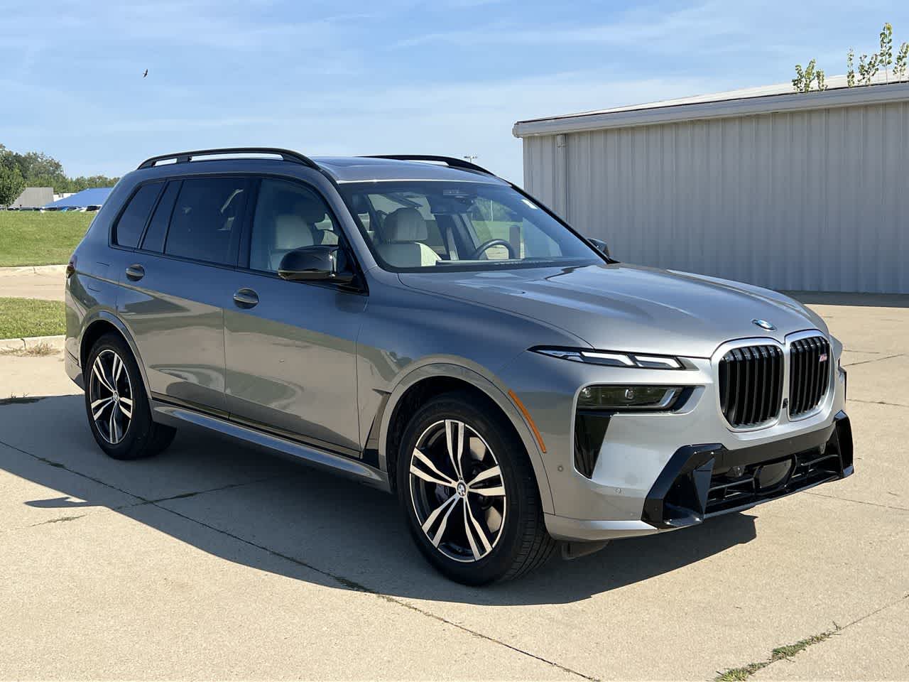 2024 BMW X7 M60i 8