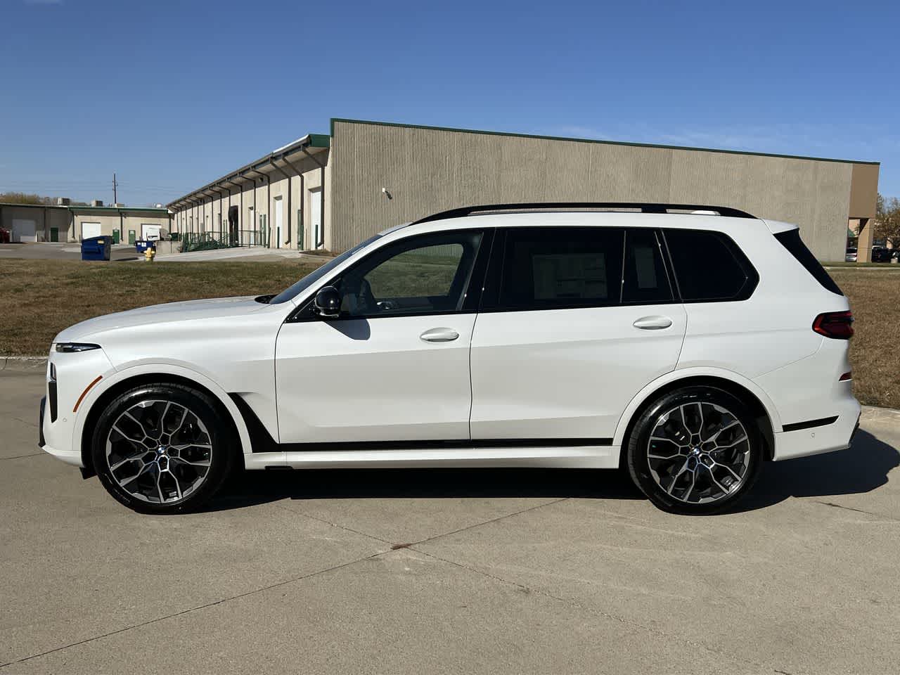 2025 BMW X7 M60i 3