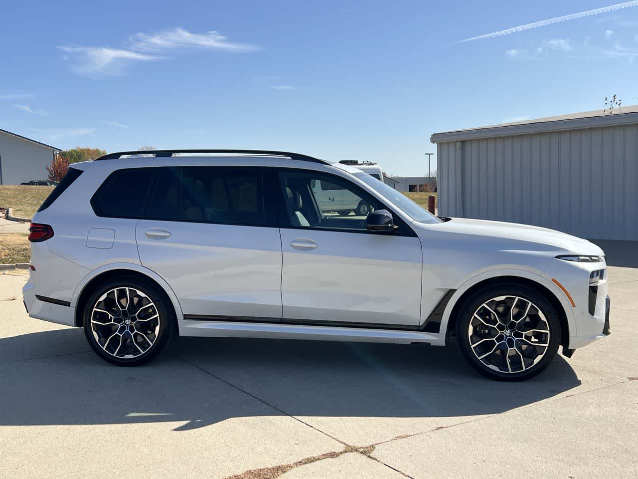 2025 BMW X7 M60i 7