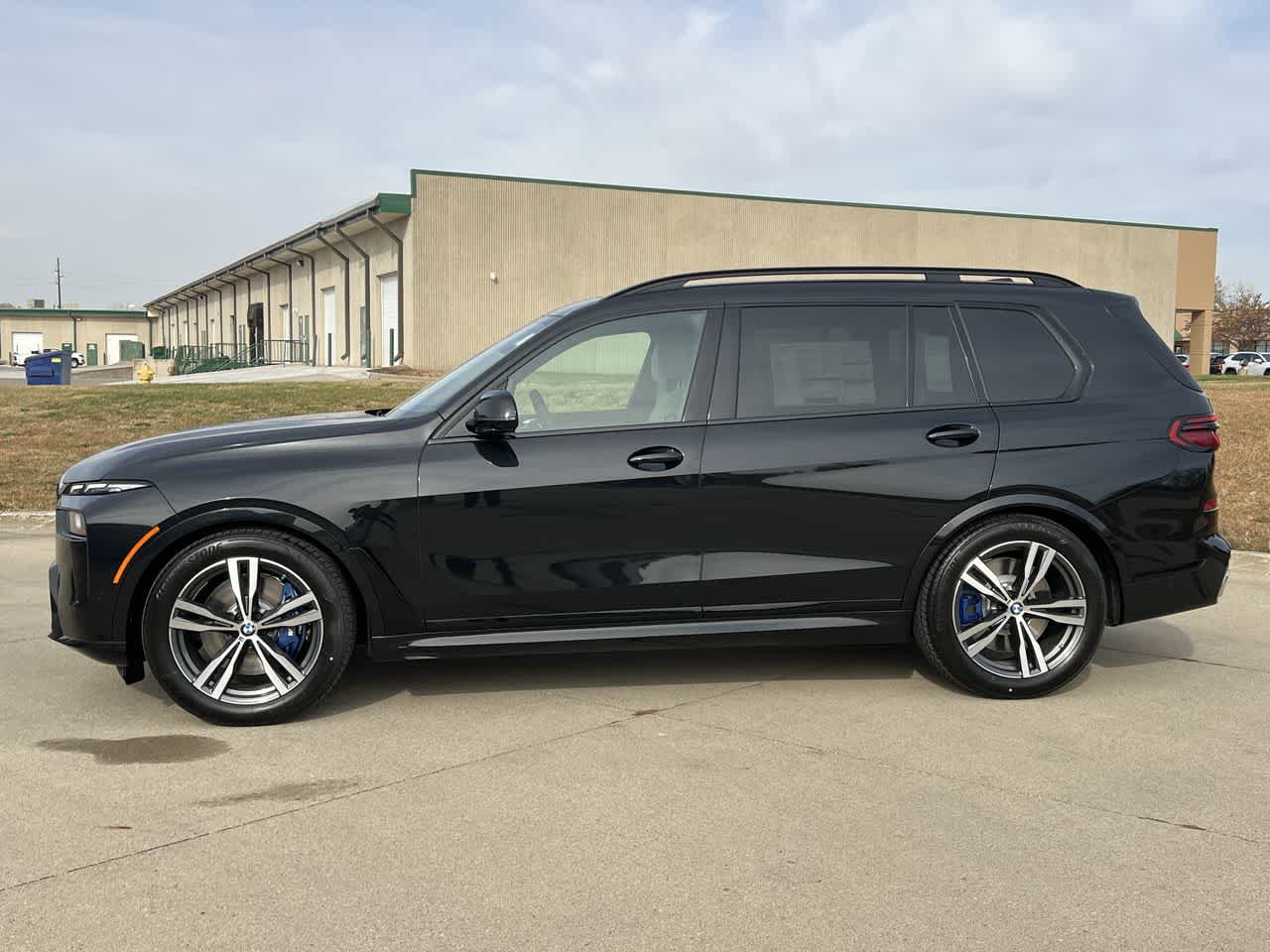 2025 BMW X7 M60i 3