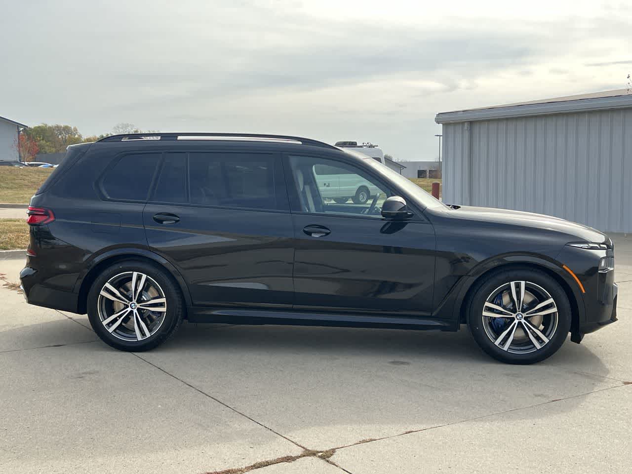 2025 BMW X7 M60i 7