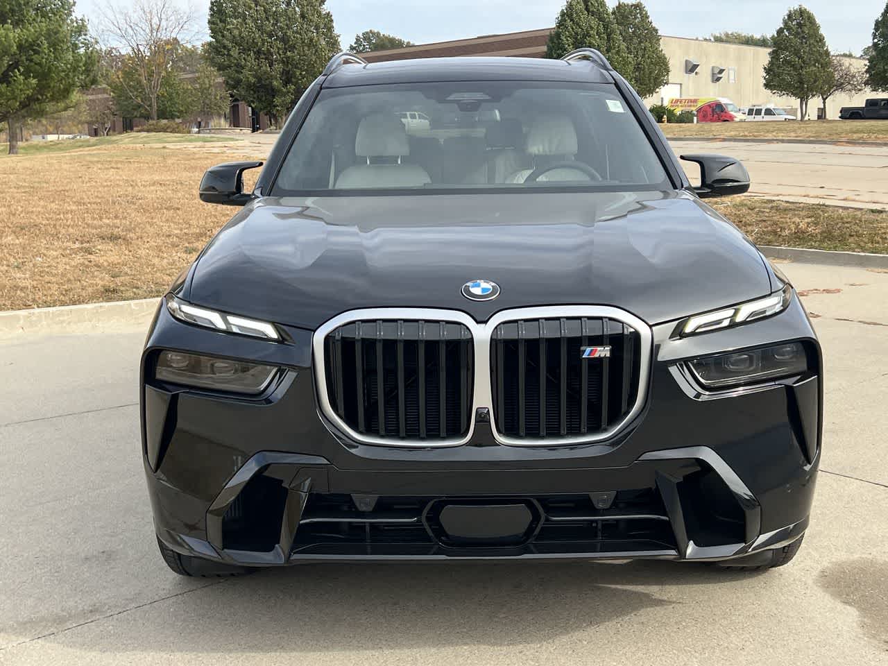 2025 BMW X7 M60i 9