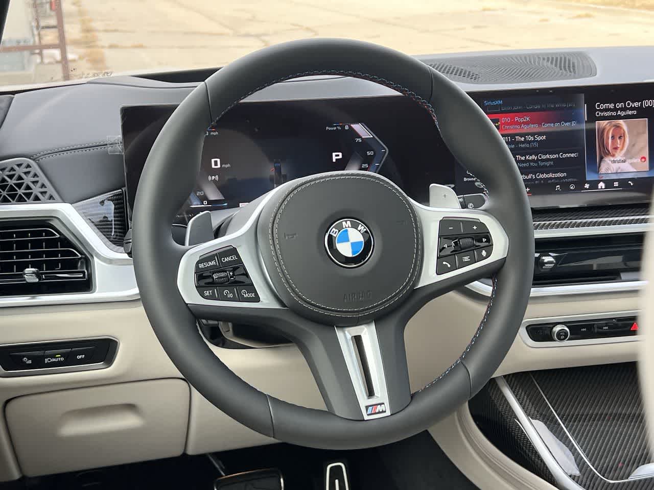 2025 BMW X7 M60i 23