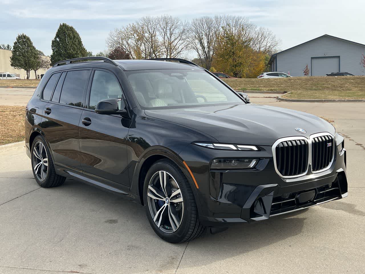 2025 BMW X7 M60i 8