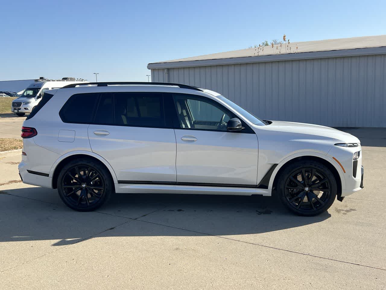 2025 BMW X7 M60i 7