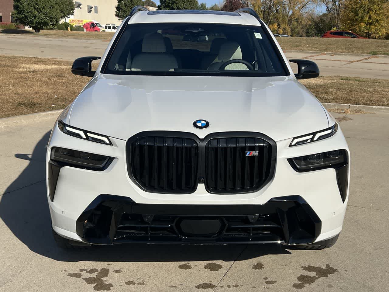 2025 BMW X7 M60i 9