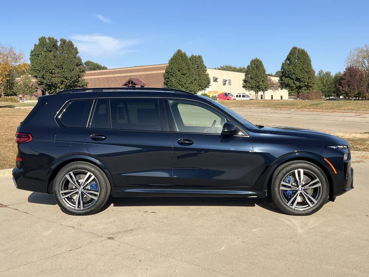 2025 BMW X7 M60i 7