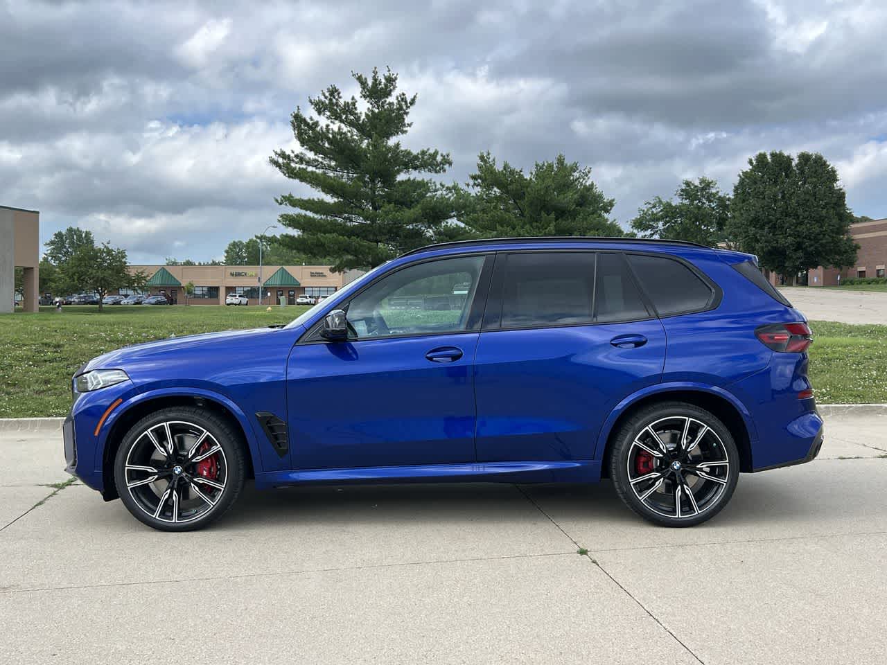 2025 BMW X5 M60i 3