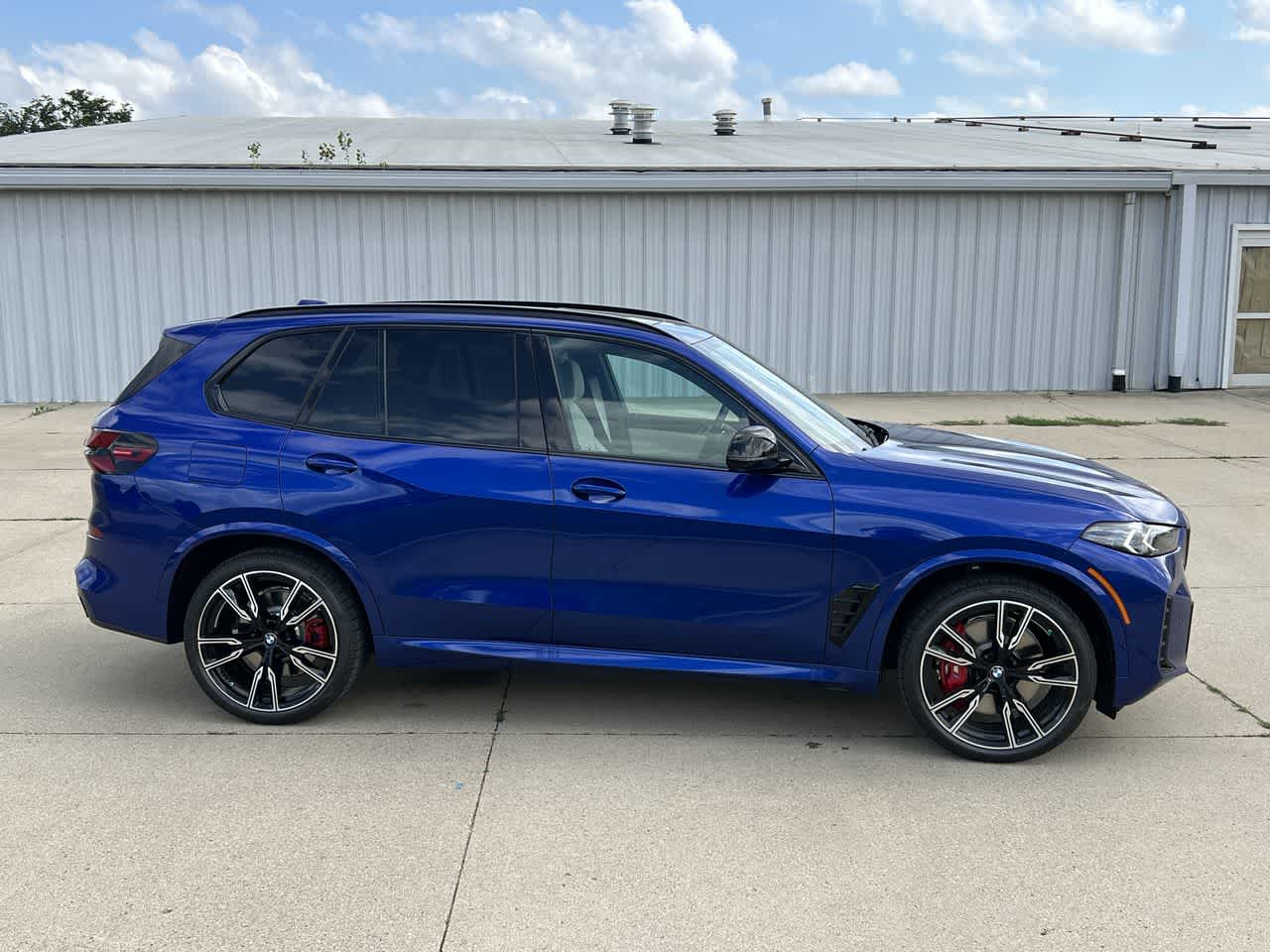 2025 BMW X5 M60i 7