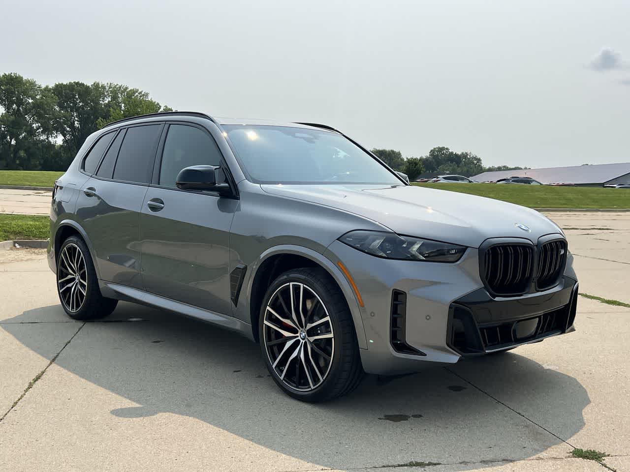 2025 BMW X5 M60i 8