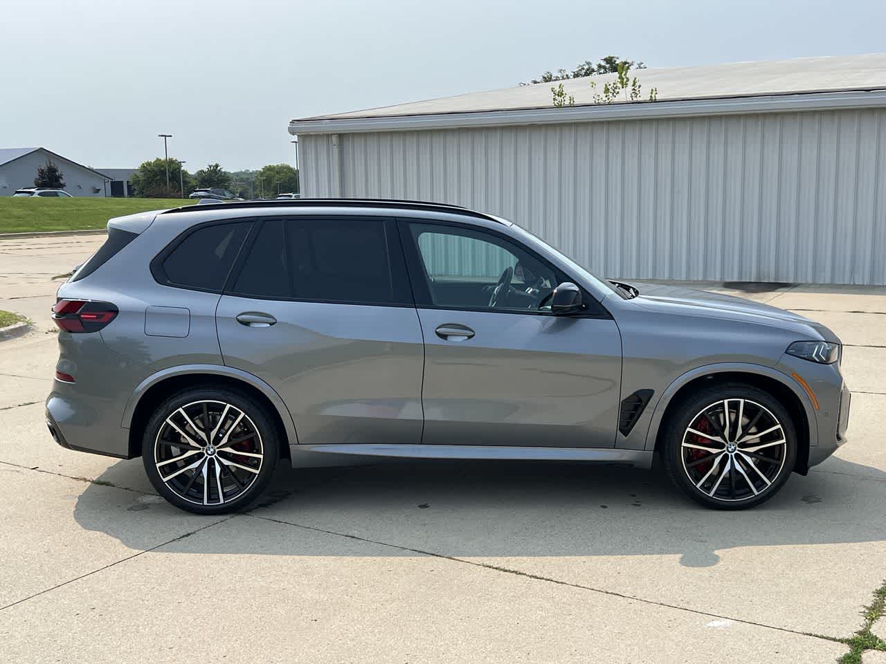 2025 BMW X5 M60i 7