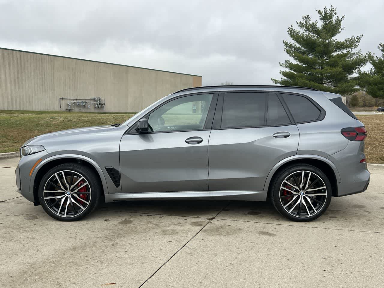 2025 BMW X5 M60i 3