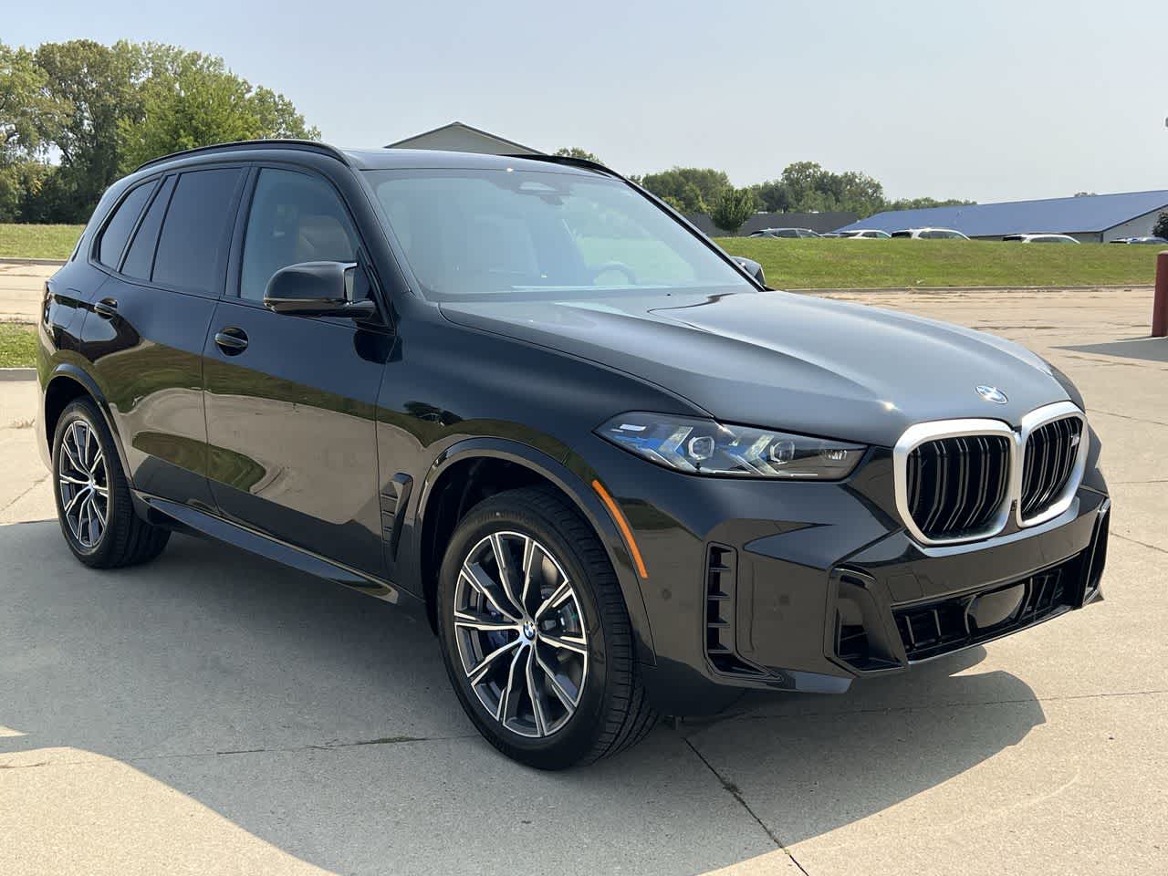 2025 BMW X5 M60i 8