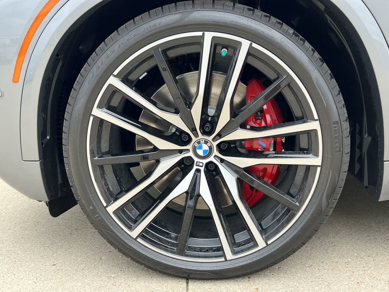 2025 BMW X5 M60i 12