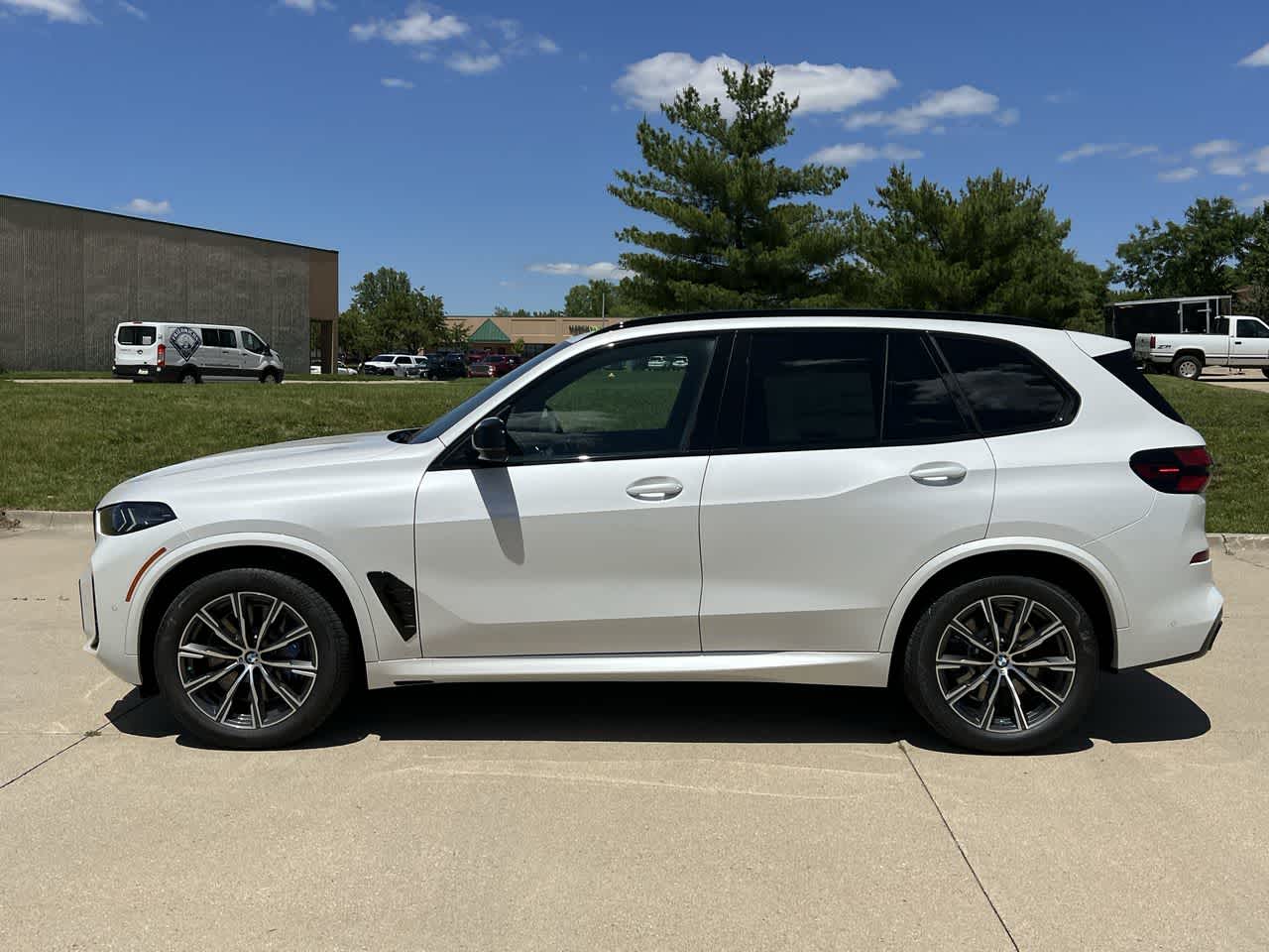 2025 BMW X5 M60i 3