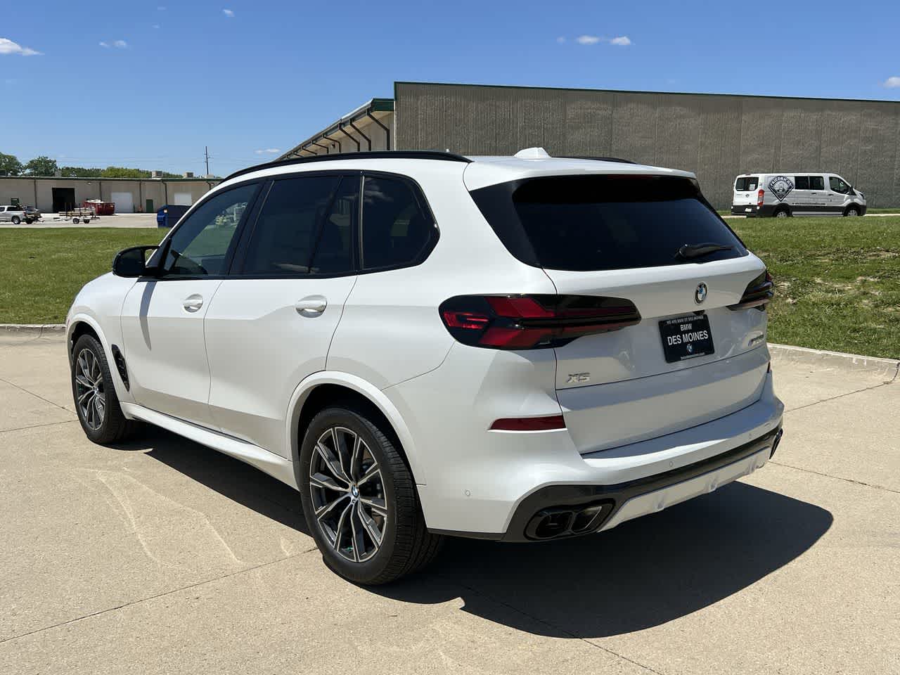 2025 BMW X5 M60i 4