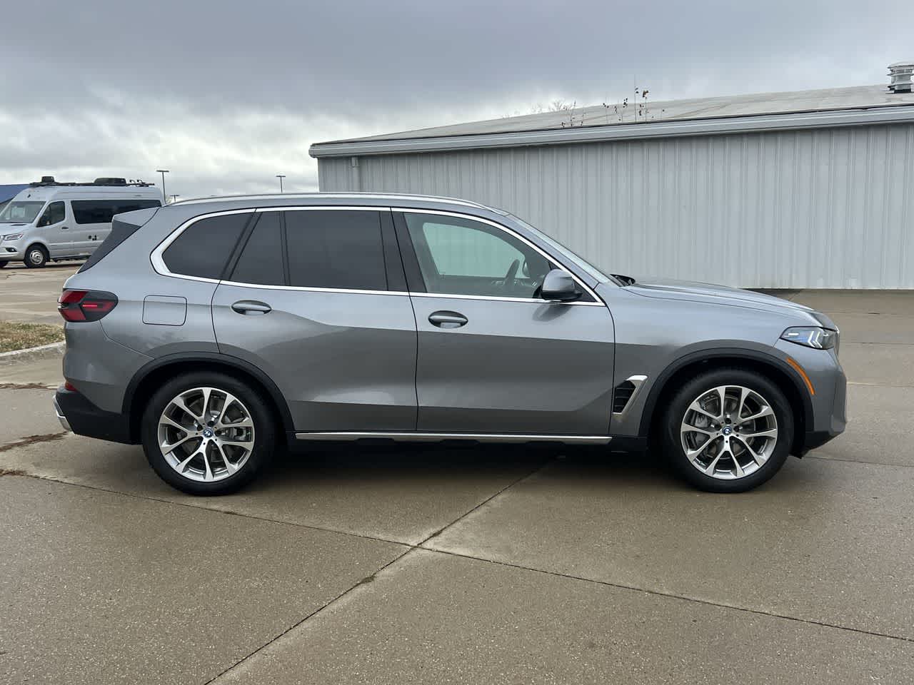 2025 BMW X5 xDrive50e 7