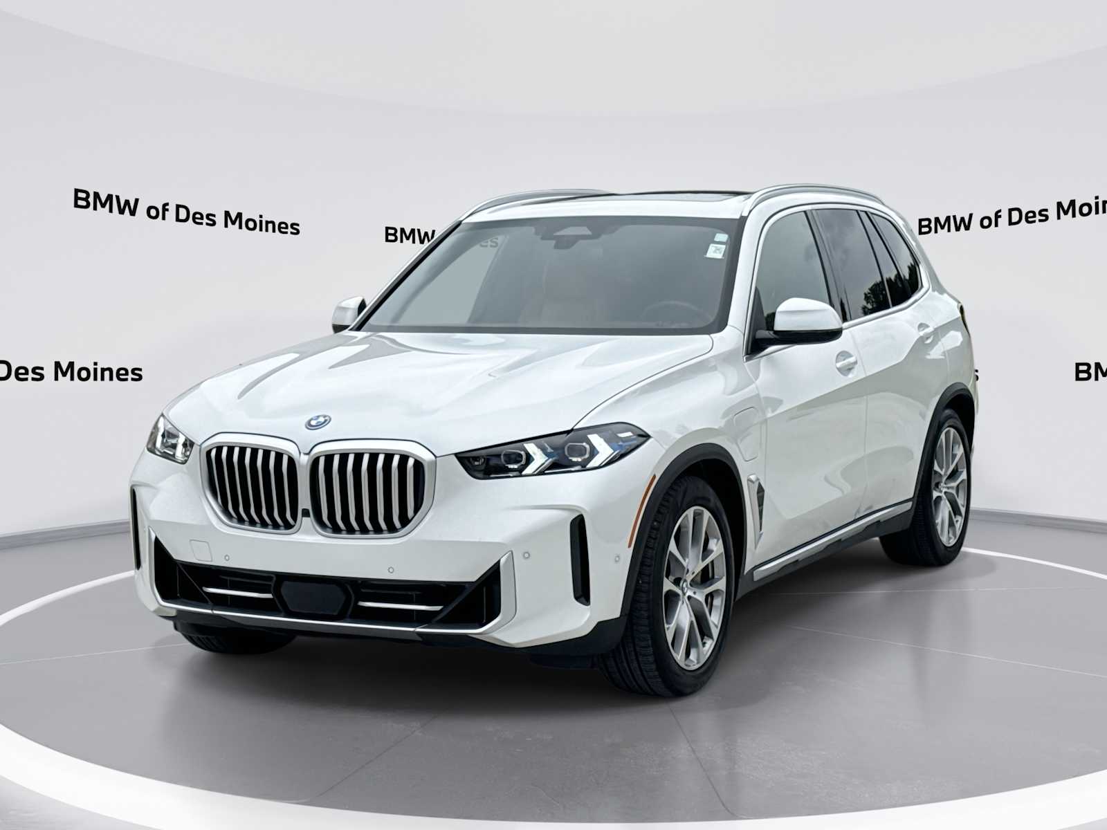 Mineral White Metallic 2026 BMW X5 SUV / Crossover All-Wheel Drive 8-Speed Automatic