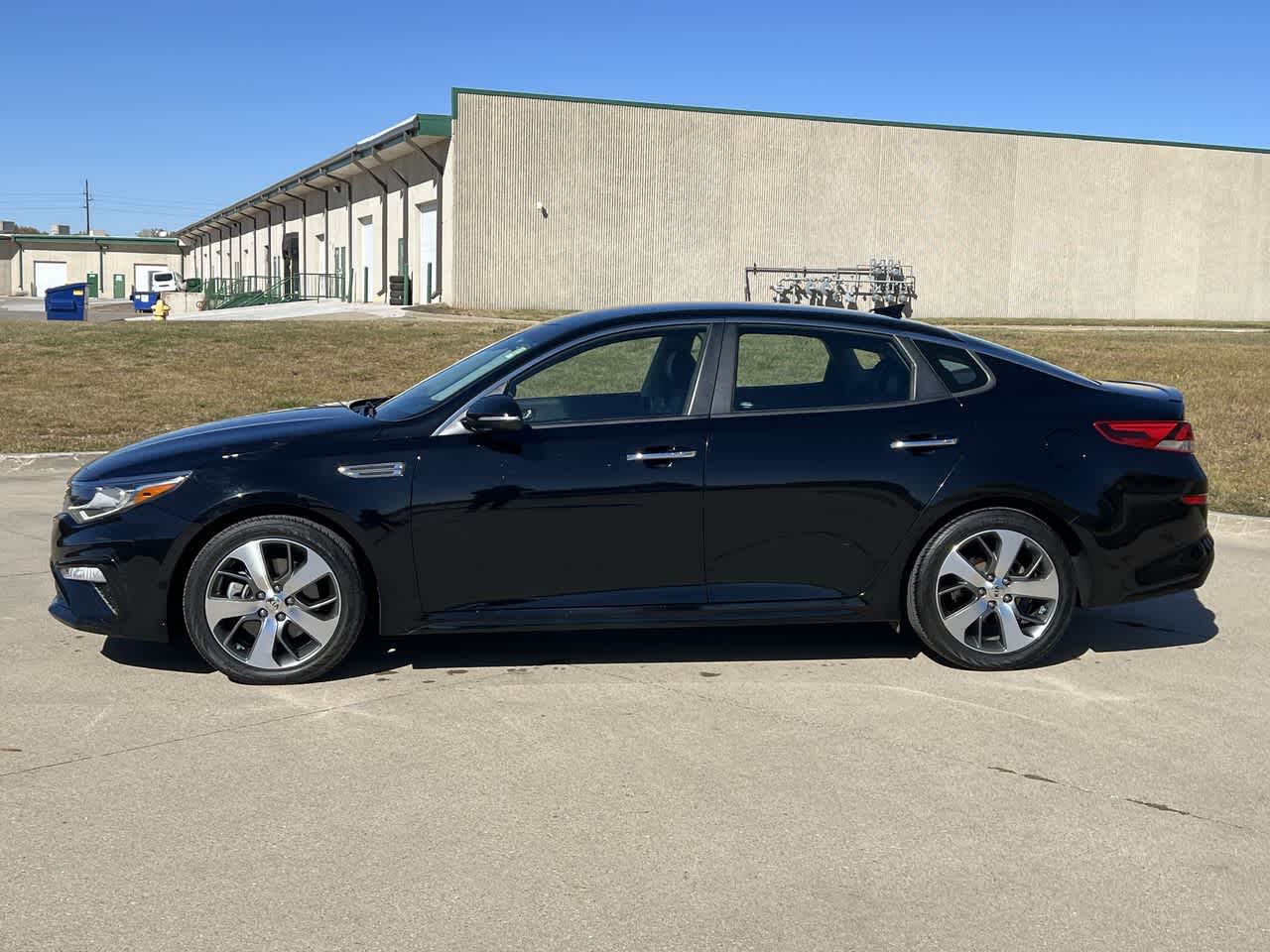 2019 Kia Optima S 3