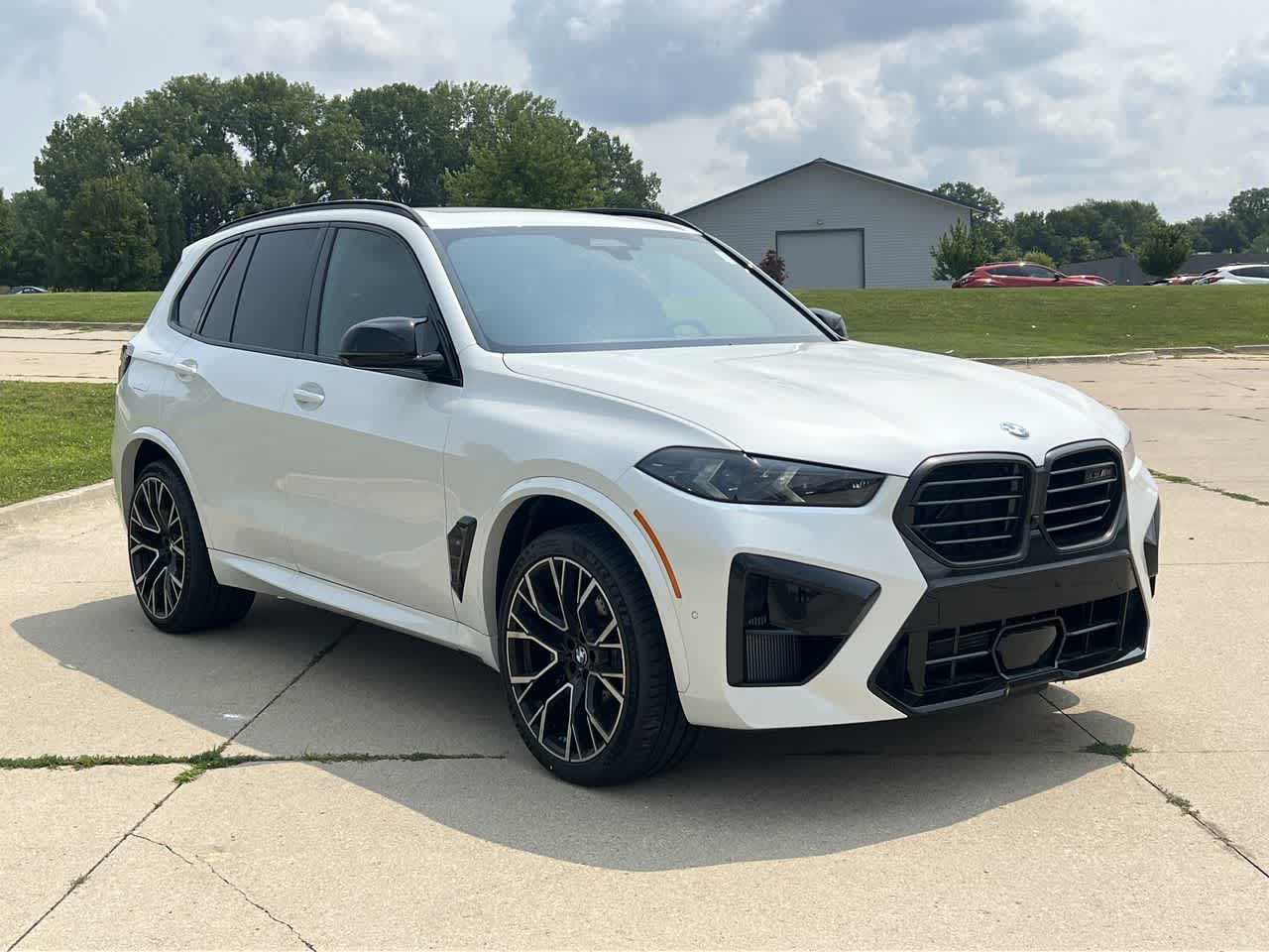 2025 BMW X5 M Competition 8