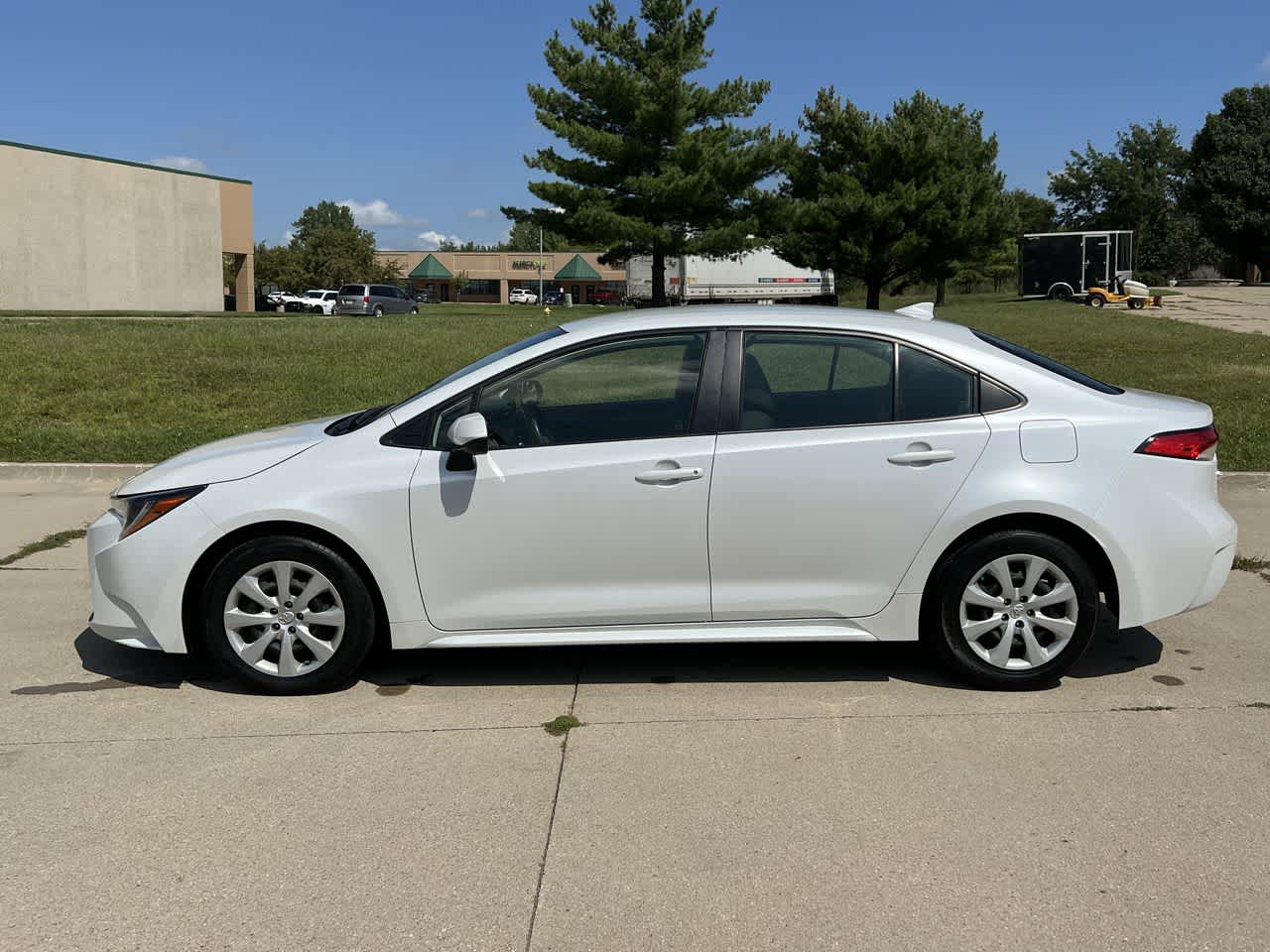 2022 Toyota Corolla LE 3