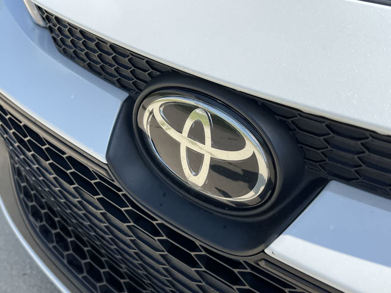 2022 Toyota Corolla LE 10