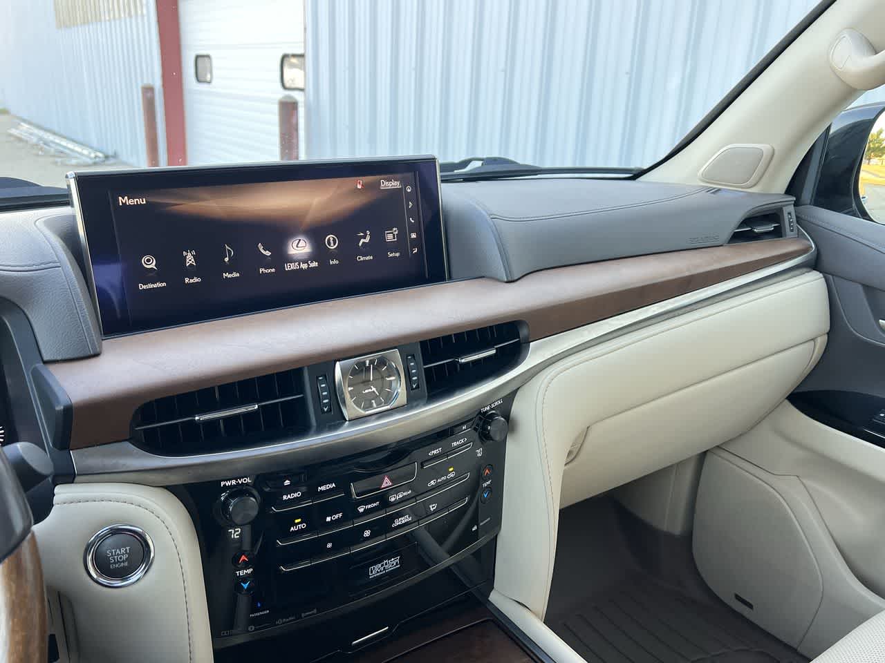 2017 Lexus LX LX 570 34