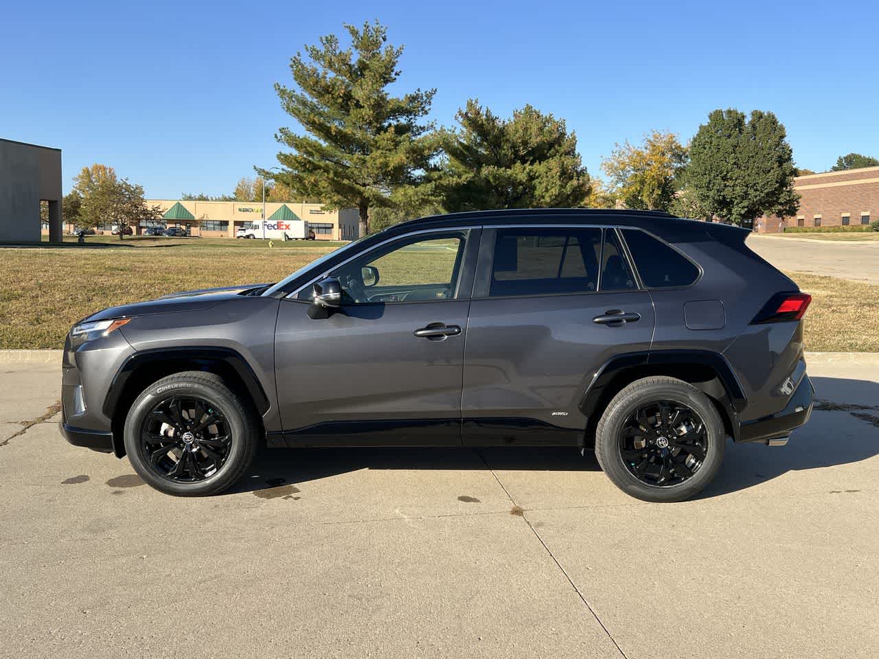 2023 Toyota RAV4 Hybrid XSE 3