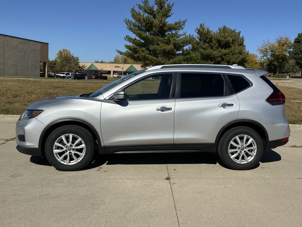 2020 Nissan Rogue SV 3